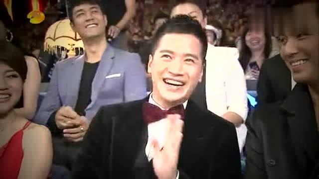 主持调侃明星,主持人的幽默调侃瞬间