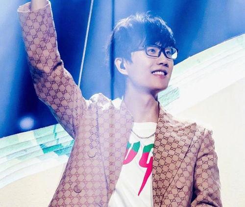 许嵩恋情爆料视频大全,视频大全带你回顾甜蜜瞬间