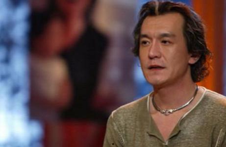 父亲死亡的明星