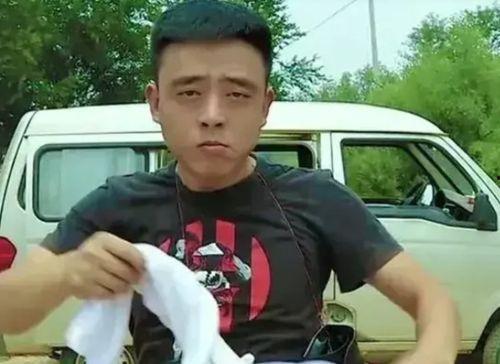 快手网红和铁山靠,揭秘网络红人的崛起之路