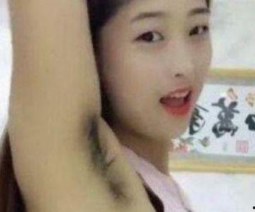 举手遮腋毛视频抖音网红,趣味互动引网友热议
